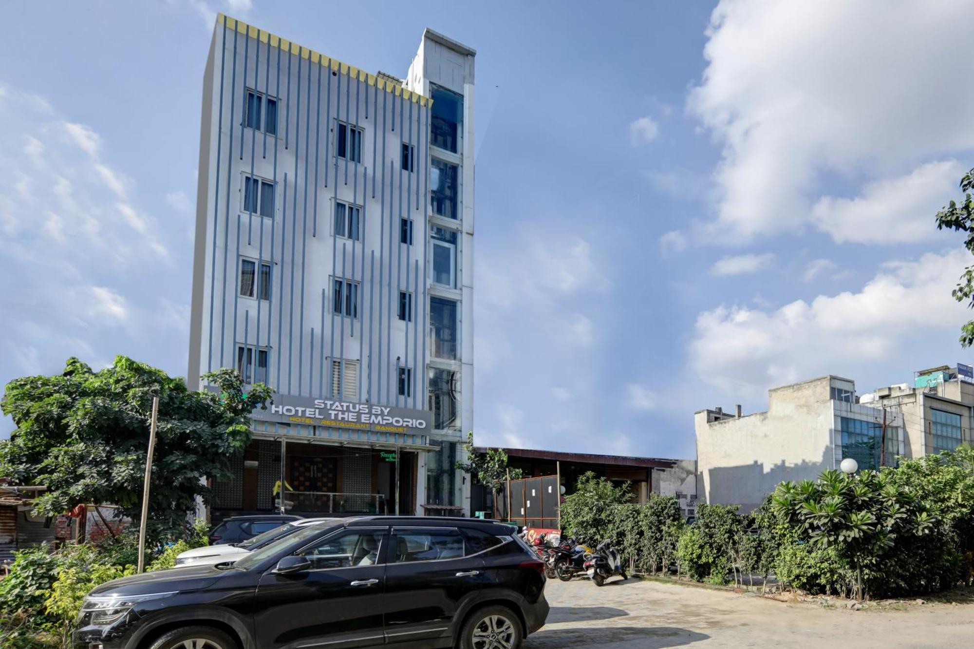 Status By Hotel The Emporio Ghaziabad Bagian luar foto
