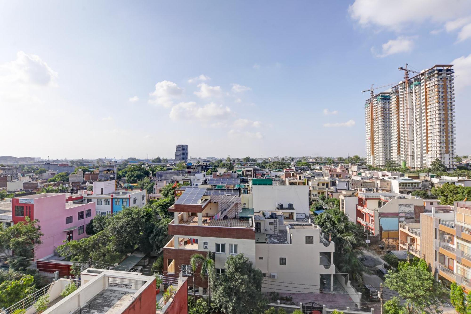 Status By Hotel The Emporio Ghaziabad Bagian luar foto