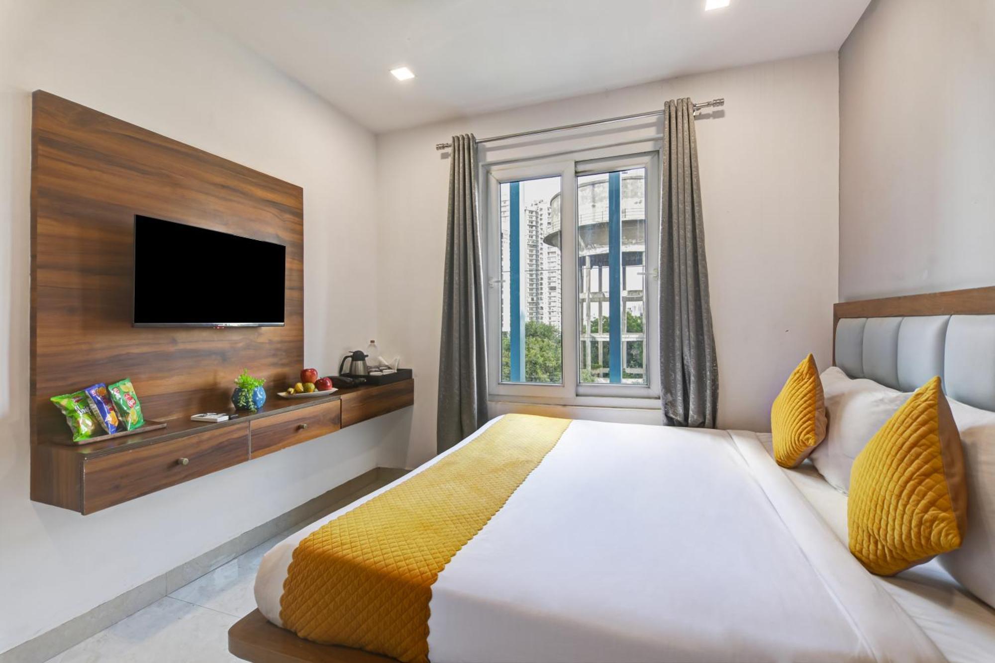 Status By Hotel The Emporio Ghaziabad Bagian luar foto