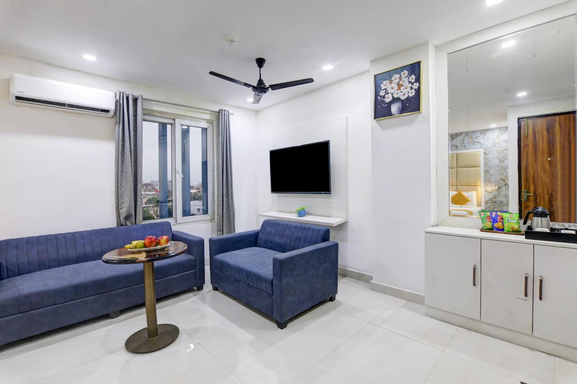 Status By Hotel The Emporio Ghaziabad Bagian luar foto